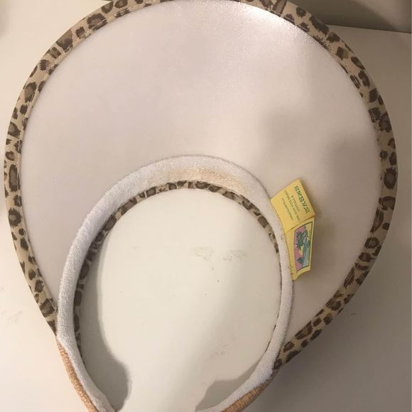 Tropical Trends leopard print 100% straw visor hat one size fits most - Picture 2 of 3